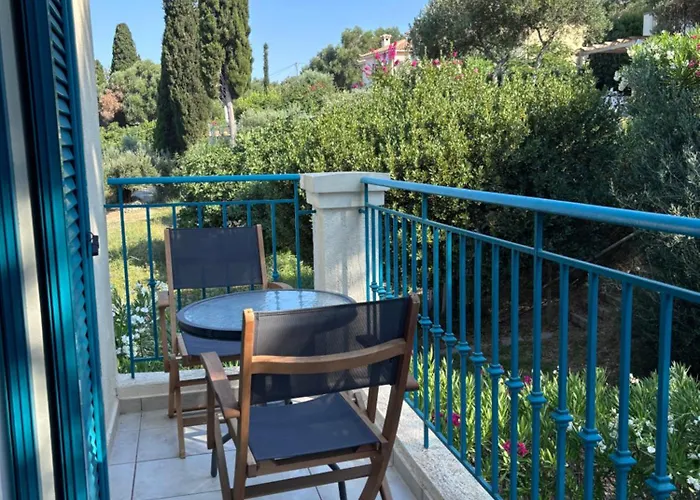 Helios, Kaligata - First Floor Metaxáta