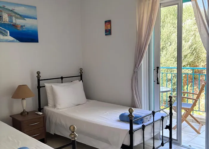 Helios, Kaligata - First Floor Metaxáta