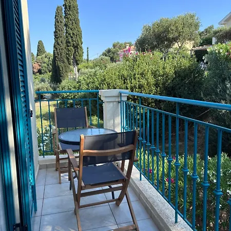 Helios, Kaligata - First Floor Metaxáta